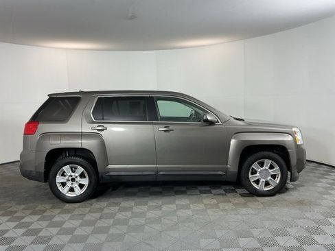 Used 2010 GMC Terrain SLE image 4