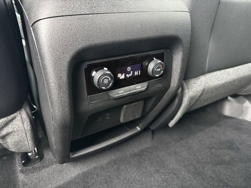 New 2026 Chevrolet Traverse Z71 w/ Enhanced Driving Package image 8