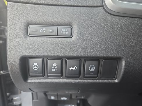 Certified 2024 Nissan Murano Platinum w/ Cargo Package image 17