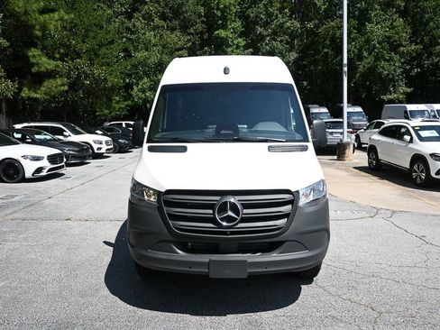 Used 2025 Mercedes-Benz Sprinter 2500 image 10
