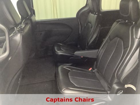 Used 2025 Chrysler Pacifica Select FWD image 22