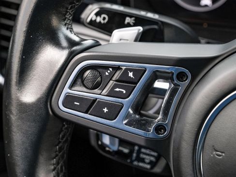 Used 2019 Porsche Cayenne Turbo image 16