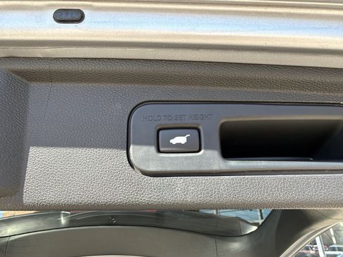 Used 2024 Honda Odyssey Touring image 38
