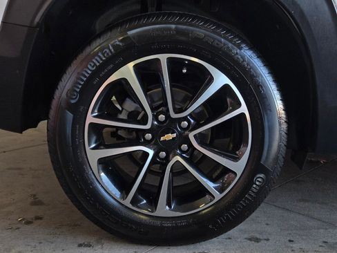 Used 2025 Chevrolet TrailBlazer LT AWD/4WD image 5