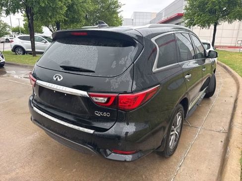 Used 2019 INFINITI QX60 Luxe w/ Essential Package image 3