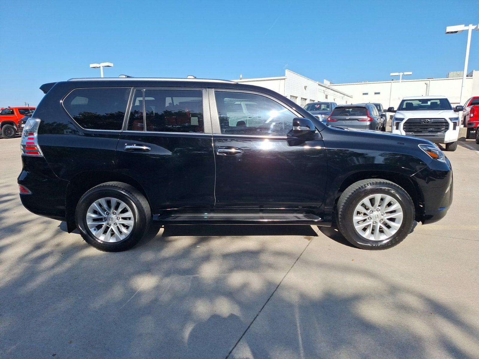 Used 2023 Lexus GX 460 Premium w/ Premium Package AWD/4WD image 7