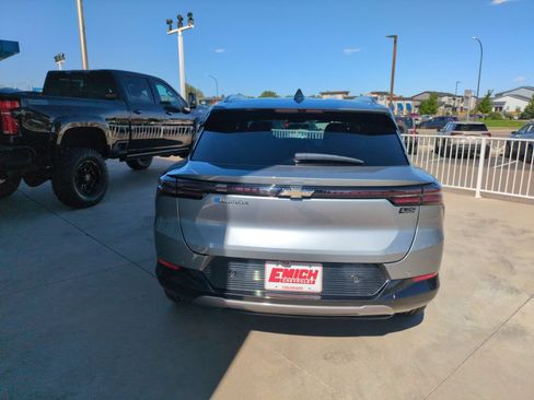 Used 2024 Chevrolet Equinox EV LT FWD image 4