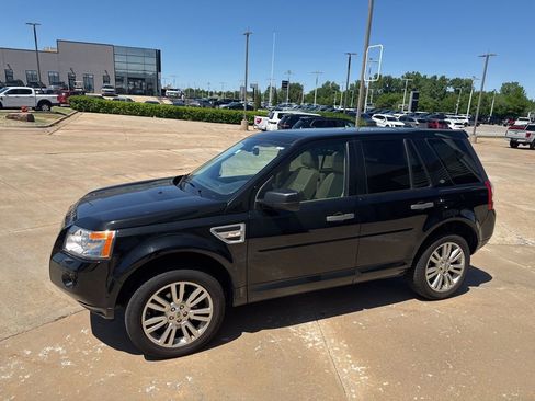 Used 2010 Land Rover LR2 HSE AWD/4WD image 4