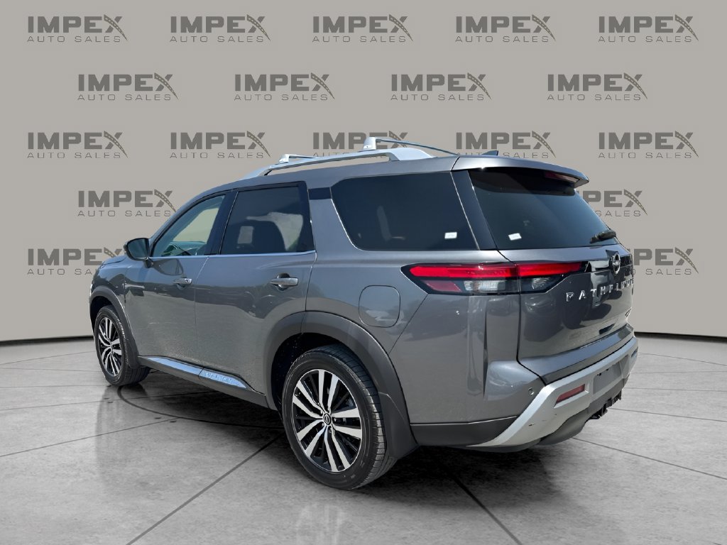 Used 2023 Nissan Pathfinder Platinum AWD/4WD image 3