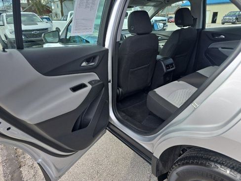 Used 2020 Chevrolet Equinox LS image 35