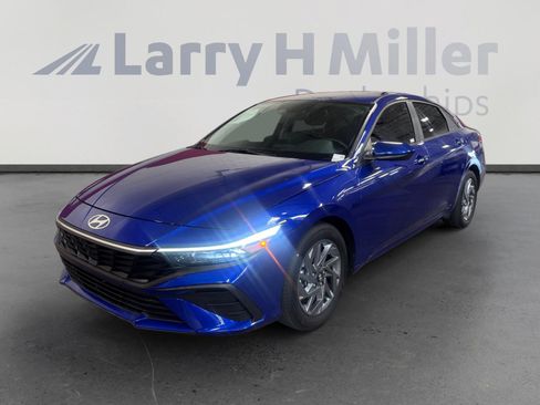 Used 2024 Hyundai Elantra SEL FWD image 1