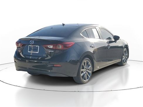 Used 2018 MAZDA MAZDA3 Grand Touring image 4