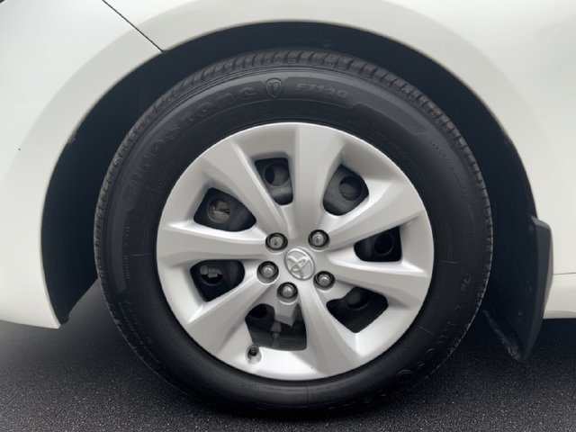 Used 2025 Toyota Corolla LE FWD image 12