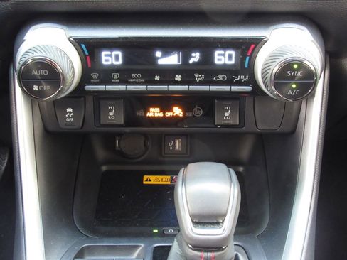 Certified 2024 Toyota RAV4 XSE w/ Weather Package AWD/4WD image 33