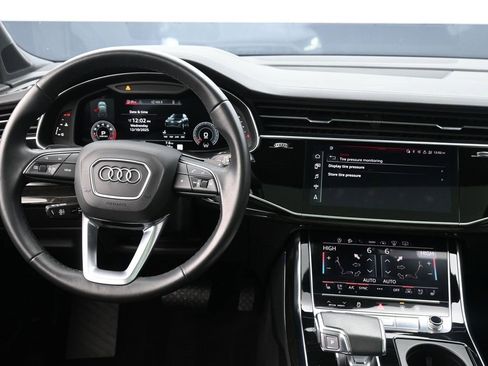 Used 2023 Audi Q7 3.0T Prestige w/ Prestige Package image 11