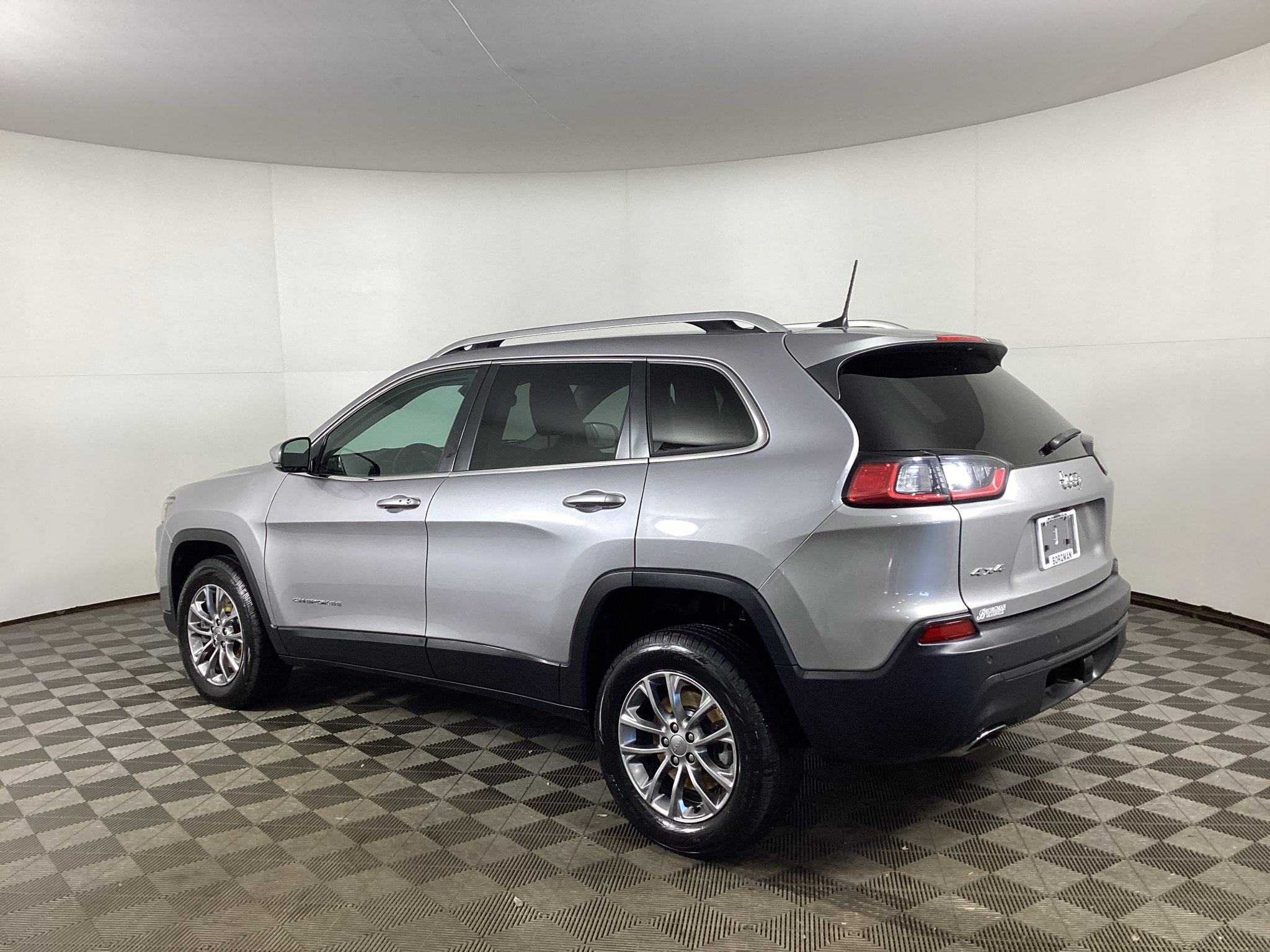Used 2020 Jeep Cherokee Latitude Lux w/ Trailer Tow Group AWD/4WD image 4