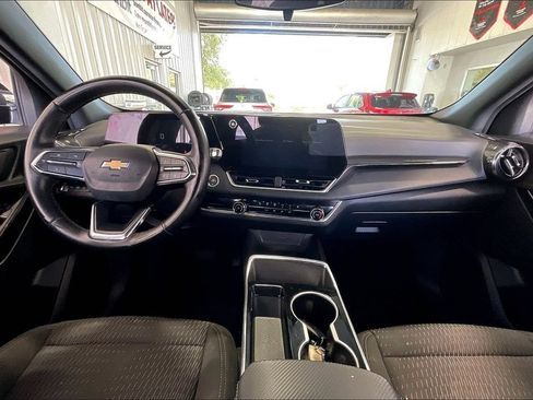 Used 2025 Chevrolet Equinox LT AWD/4WD image 6