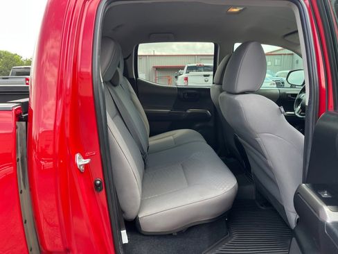 Certified 2023 Toyota Tacoma SR5 AWD/4WD image 31