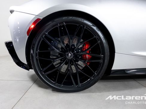 Used 2023 McLaren GT RWD image 24