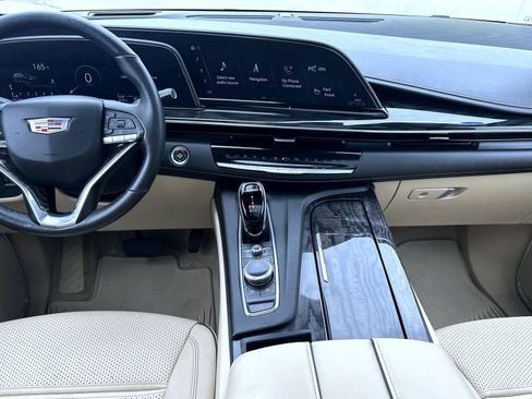 Used 2021 Cadillac Escalade Premium Luxury w/ Performance Package AWD/4WD image 18