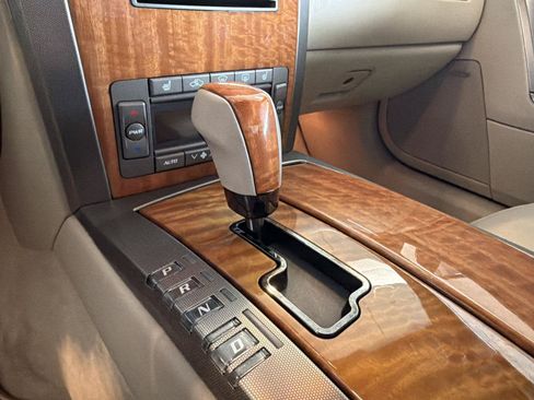 Used 2006 Cadillac XLR RWD image 32