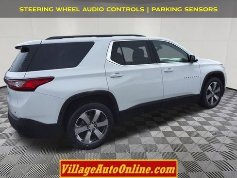 Used 2019 Chevrolet Traverse LT w/ LT Premium Package image 4