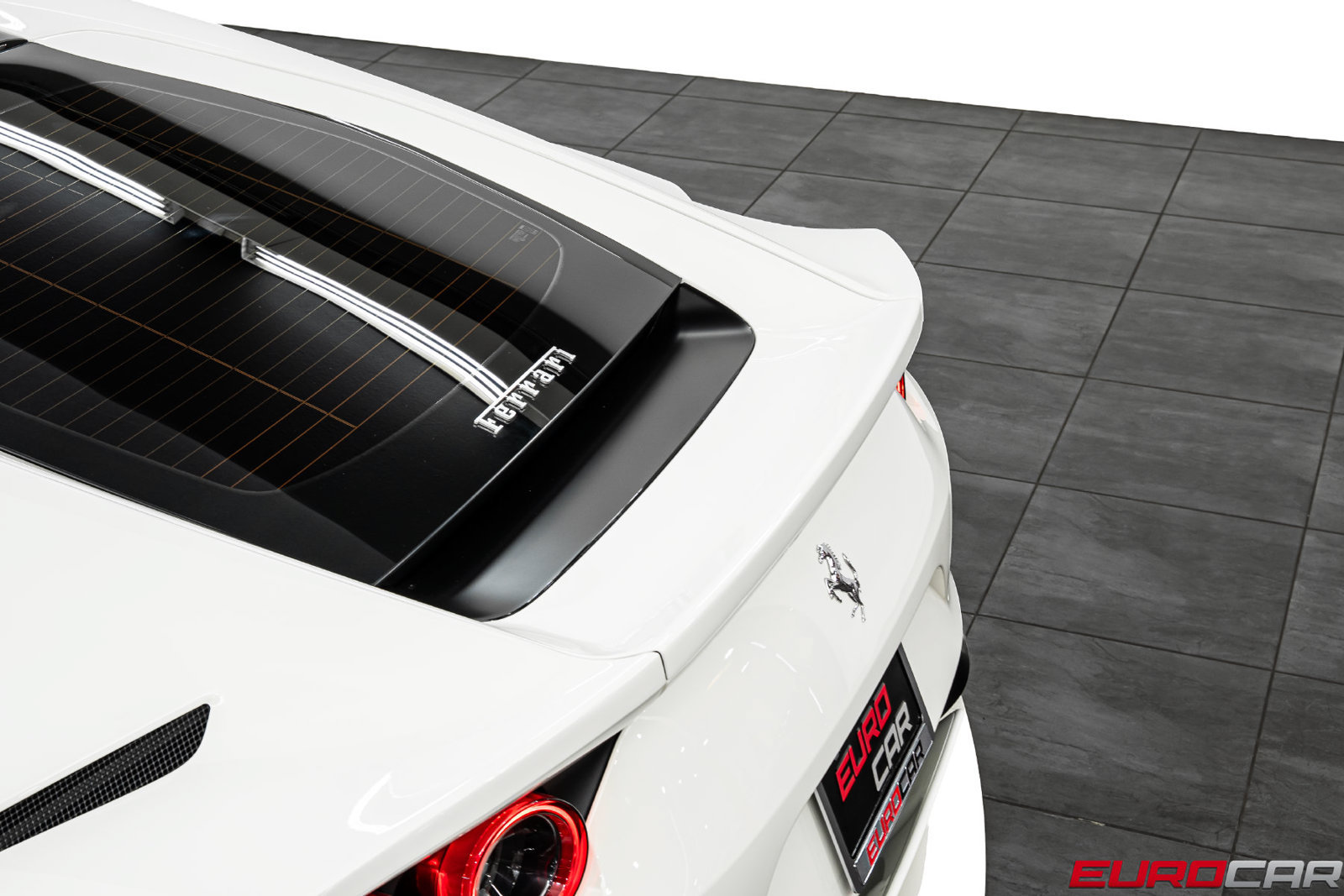 Used 2020 Ferrari 812 Superfast RWD image 18
