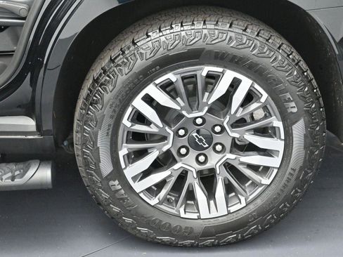 Used 2025 Chevrolet Tahoe Z71 w/ Z71 Off-Road Package image 42