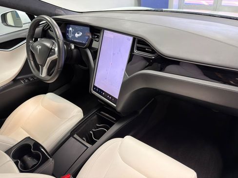 Used 2020 Tesla Model S AWD image 23