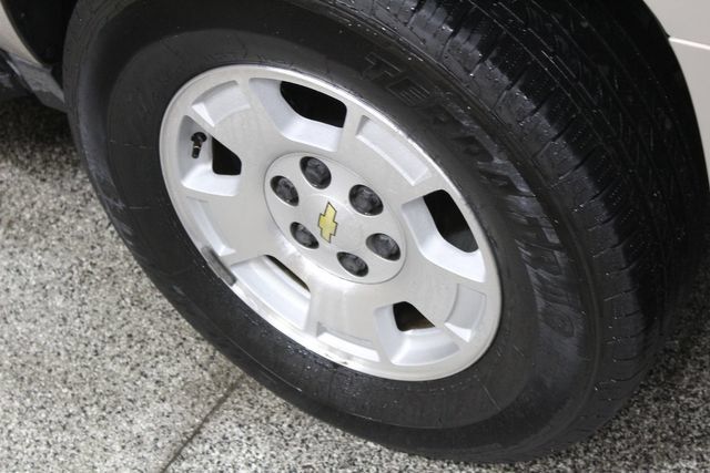Used 2007 Chevrolet Suburban LT w/ LT Preferred Equipment Group AWD/4WD image 28