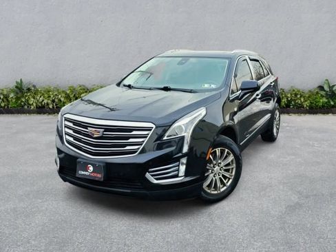 Used 2017 Cadillac XT5 Luxury w/ Driver Awareness Package AWD/4WD image 2