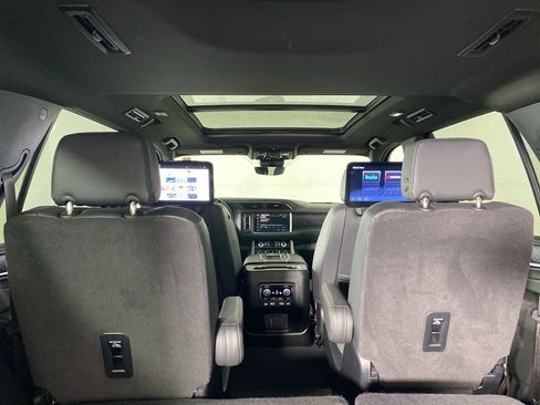 Used 2024 GMC Yukon Denali w/ Advanced Technology Package image 17