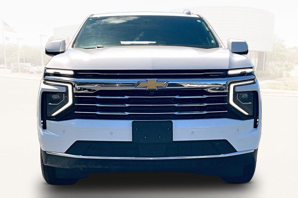Used 2025 Chevrolet Tahoe LT AWD/4WD image 2
