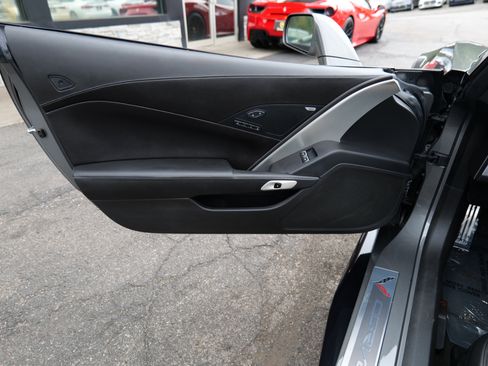 Used 2015 Chevrolet Corvette Z06 w/ 2LZ Preferred Equipment Group image 12