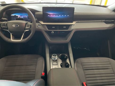 New 2026 Ford Explorer ST-Line w/ ST-Line Street Pack AWD/4WD image 9