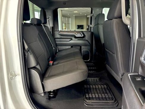 Used 2025 Chevrolet Silverado 2500 LT w/ Convenience Package image 33