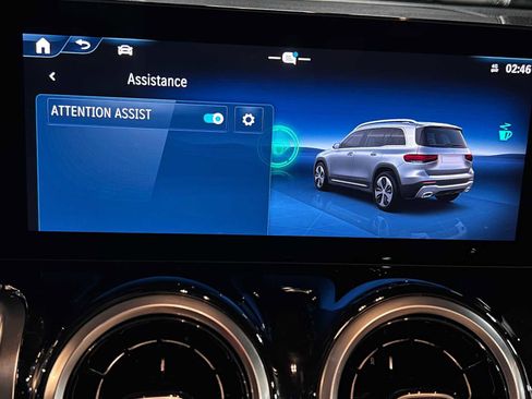 Certified 2025 Mercedes-Benz GLB 250 4MATIC image 36