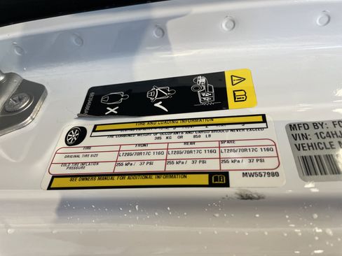 Used 2021 Jeep Wrangler Unlimited Rubicon AWD/4WD image 38