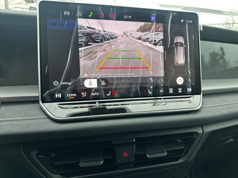 New 2026 Volkswagen Tiguan SE image 10