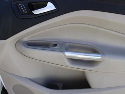 Used 2017 Ford Escape Titanium FWD image 17