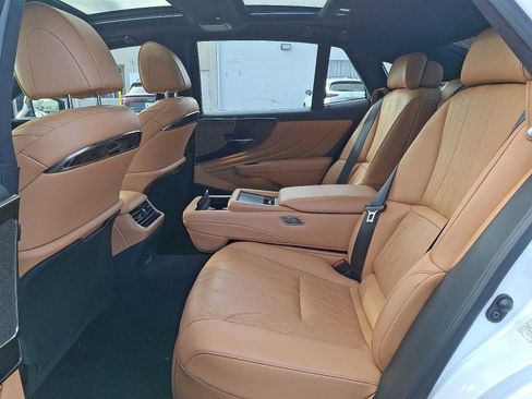 Used 2024 Lexus LS 500 AWD w/ Luxury Package image 10