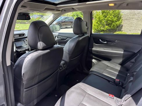 Used 2017 Nissan Rogue SL w/ SL Premium Package AWD/4WD image 28