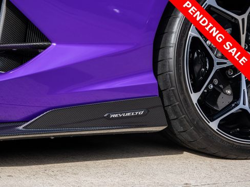 Used 2024 Lamborghini Revuelto image 20