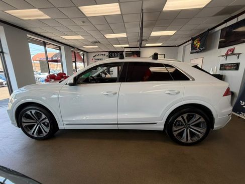 Used 2021 Audi Q8 Prestige w/ Prestige Package AWD/4WD image 9
