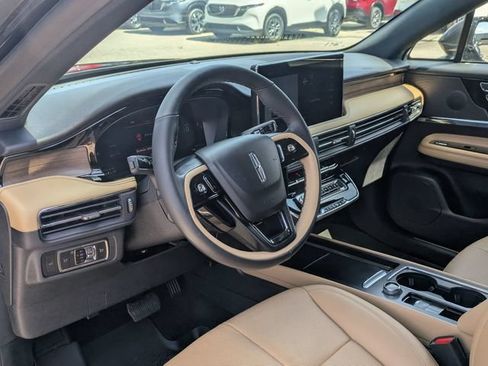 Used 2023 Lincoln Corsair Reserve w/ Equipment Group 201A FWD image 30