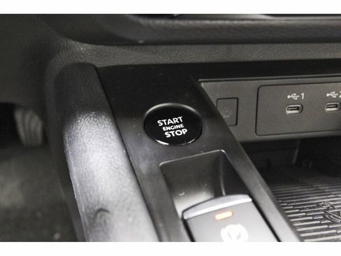 New 2026 Nissan Kicks SV w/ SV Premium Package FWD image 19