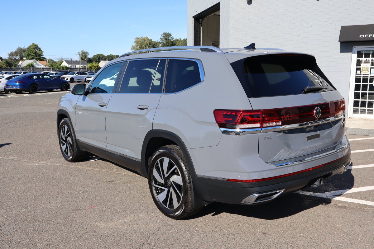 Used 2025 Volkswagen Atlas SEL AWD/4WD image 9