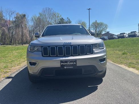 Used 2017 Jeep Grand Cherokee Laredo w/ Quick Order Package 23E image 2