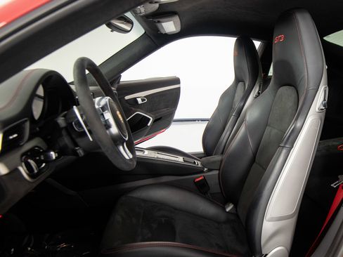Used 2015 Porsche 911 GT3 RWD image 17