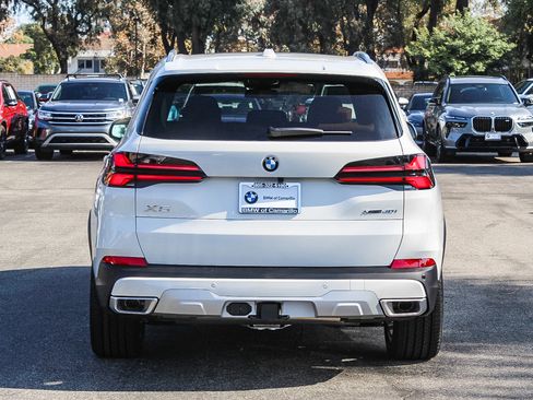 New 2026 BMW X5 xDrive40i w/ Climate Comfort Package image 5